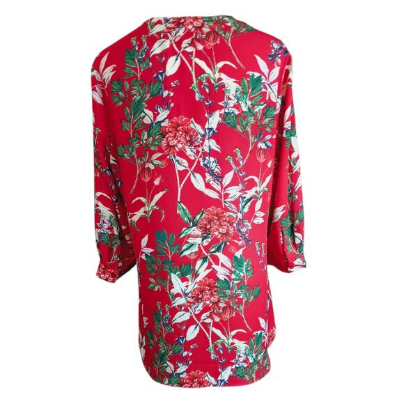 ROSE & OLIVE Romantic Floral Red Top Blouse Medium V-Neck 3/4 Sleeves Career - Picture 9 of 9